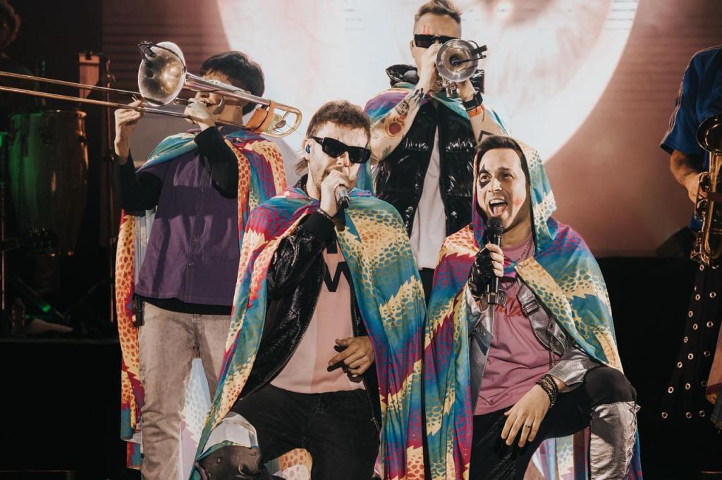 LOS CALIGARIS LLENAN DE ALEGRÍA EL TEATRO DE LA CIUDAD EN EL TANGAMANGA&nbsp;I