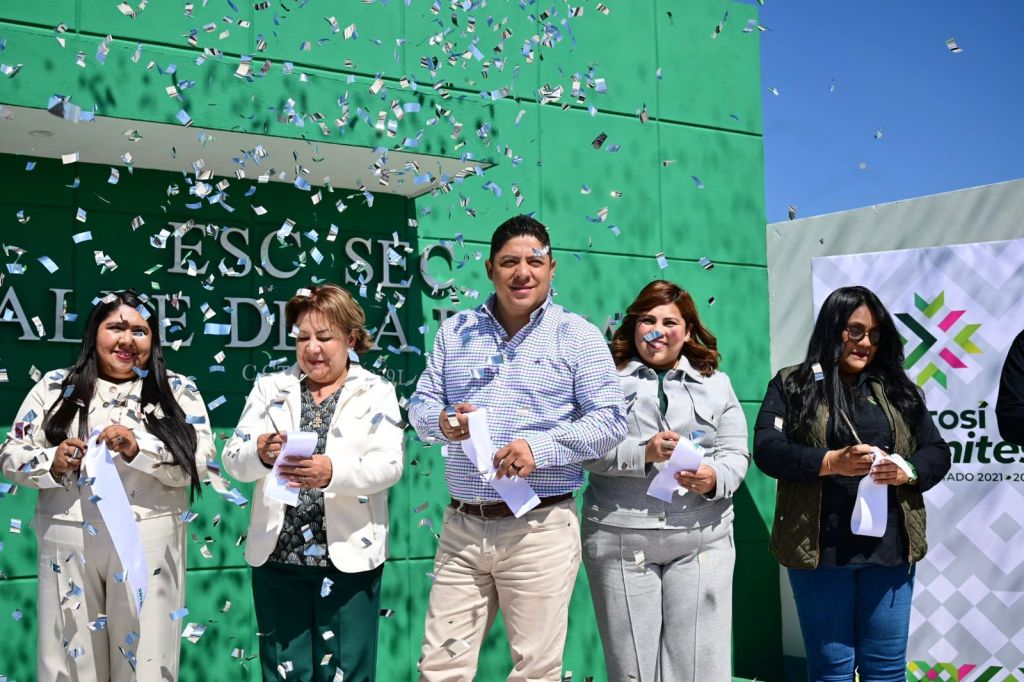 JUVENTUD SOLEDENSE RECIBE NUEVA SECUNDARIA EN VALLE DE LA PALMA DEL GOBIERNO ESTATAL