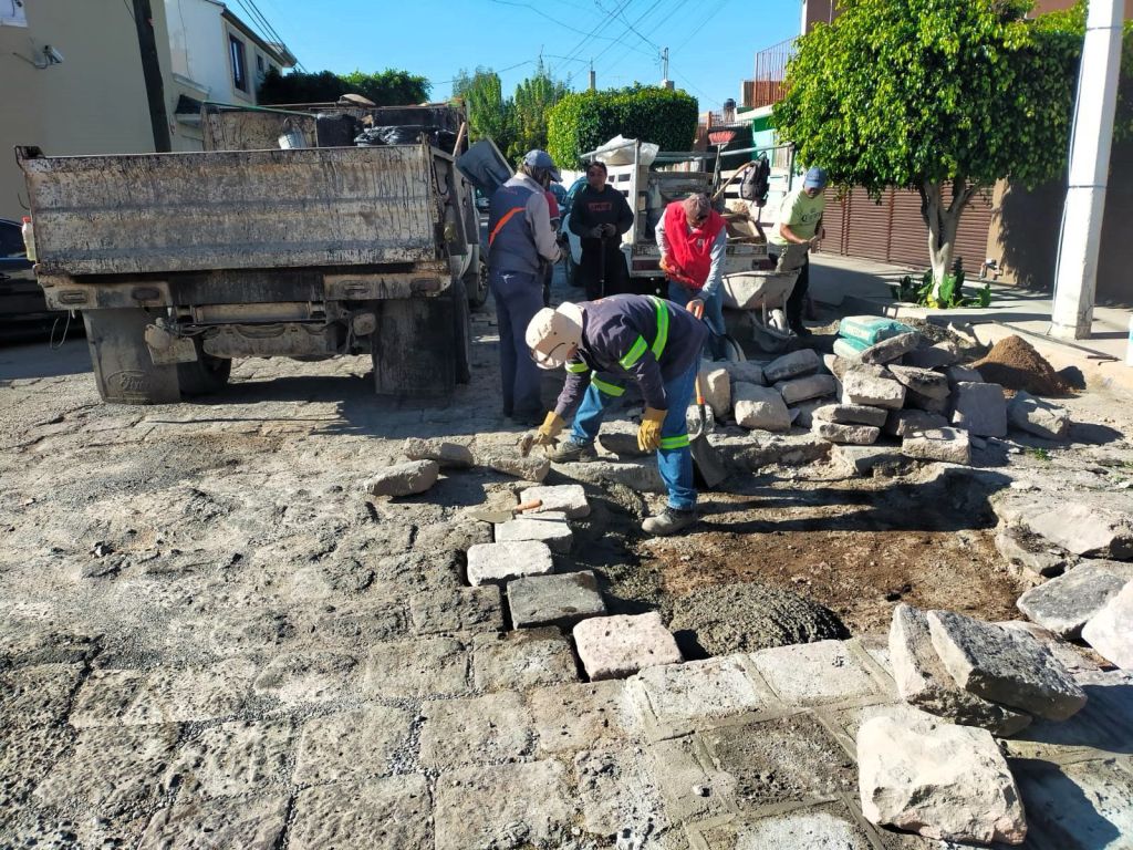 Con participación ciudadana, “Por Buen Camino” refuerza bacheo y mantenimiento urbano en más de 25 calles de San Luis&nbsp;Capital