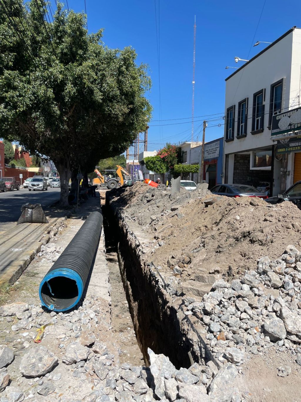 Interapas realiza obras de rehabilitación sanitaria en la calle Damián&nbsp;Carmona