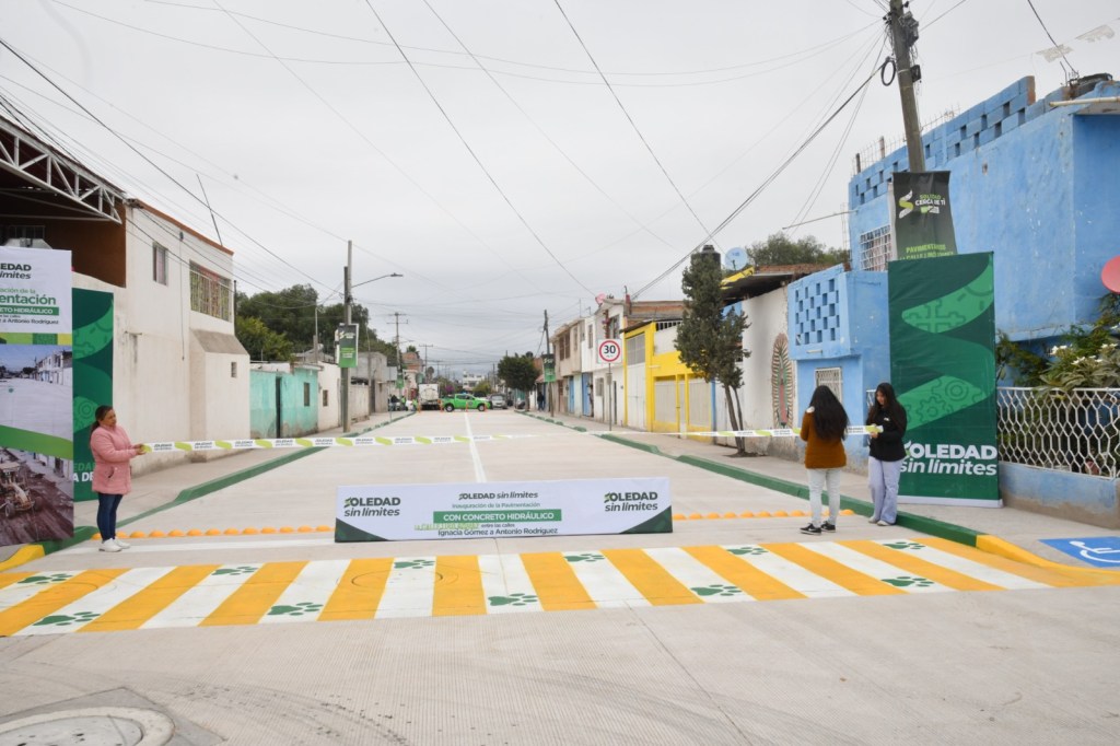 “EL AYUNTAMIENTO DE SOLEDAD SÍ NOS ESCUCHÓ”: VECINOS DE LA 21 DE MARZO AL RECIBIR OBRA DE&nbsp;PAVIMENTACIÓN
