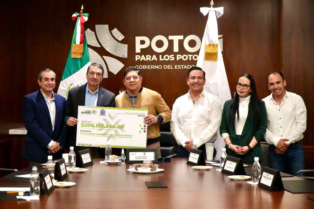 GOBERNADOR CUMPLE Y ENTREGA 206 MILLONES DE PESOS A LA&nbsp;UASLP.