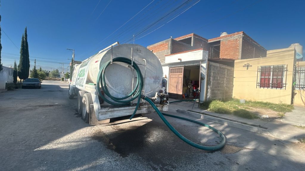 VILLA DE POZOS RESPONDE CON ACCIONES INMEDIATAS PARA GARANTIZAR&nbsp;AGUA