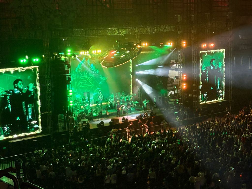 EDÉN MUÑOZ ENCIENDE LA ARENA POTOSÍ CON UN CONCIERTO&nbsp;INOLVIDABLE