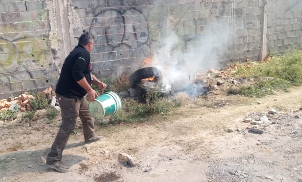 PC MUNICIPAL DE SOLEDAD ATIENDE INCENDIO DE NEUMÁTICOS EN COL. SAN&nbsp;LORENZO