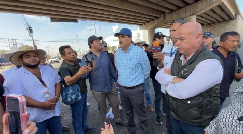 DIPUTADO JOSÉ LUIS FERNÁNDEZ ATIENDE A CAMPESINOS