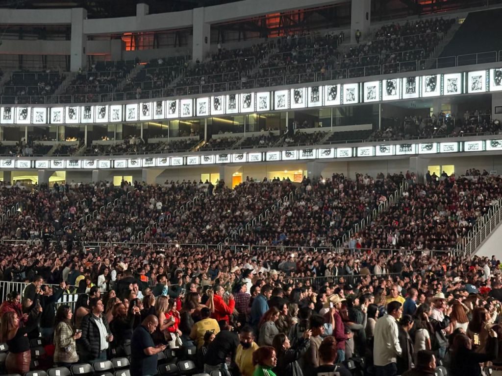 ALEJANDRO FERNÁNDEZ DESBORDA EMOCIÓN Y TRADICIÓN EN LA ARENA&nbsp;POTOSÍ