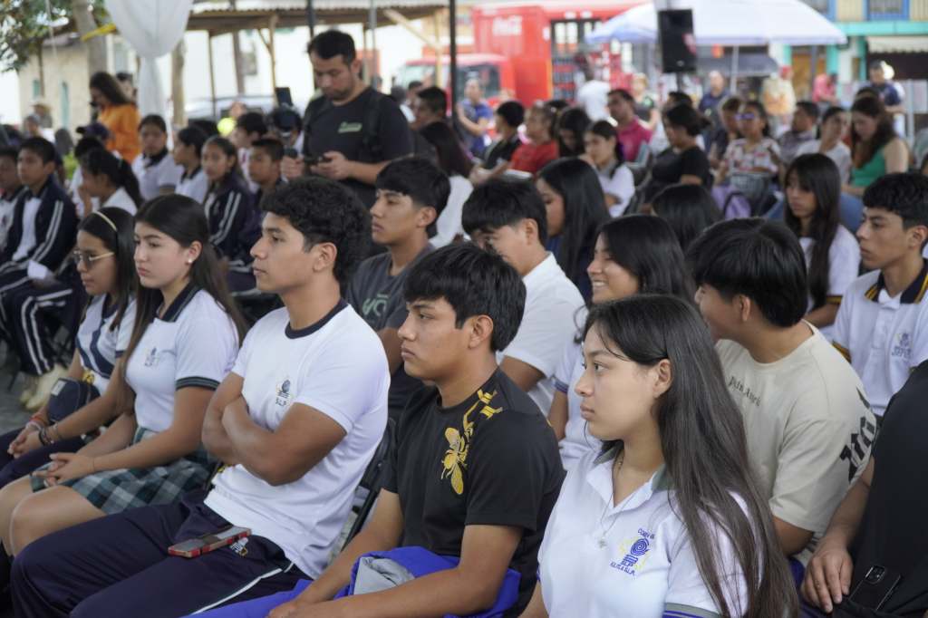 JÓVENES DE LA HUASTECA RECIBEN BENEFICIOS DE LA TARJETA&nbsp;JOVEN