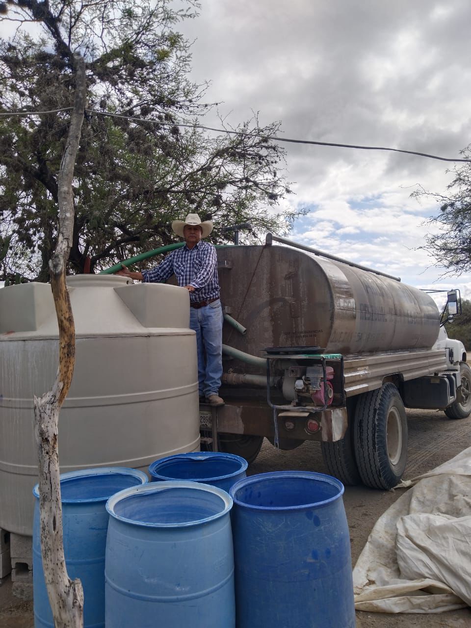 Cierra noviembre Gobierno de la Capital con más de un millón de litros de agua potable repartidos en&nbsp;Bocas