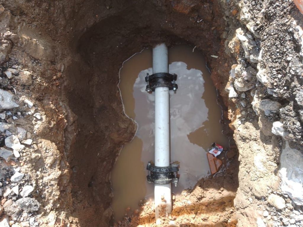 Interapas atiende de manera inmediata fuga de agua en Fray J. de&nbsp;Xuárez