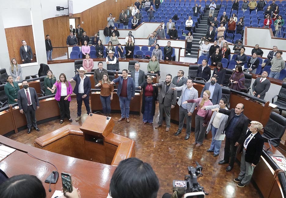 PLENO DEL CONGRESO DEL ESTADO AVALA POR UNANIMIDAD DECRETO QUE SUSTITUYE A LAS Y LOS CONCEJALES DE VILLA DE POZOS Y DESIGNA A NUEVOS&nbsp;INTEGRANTES