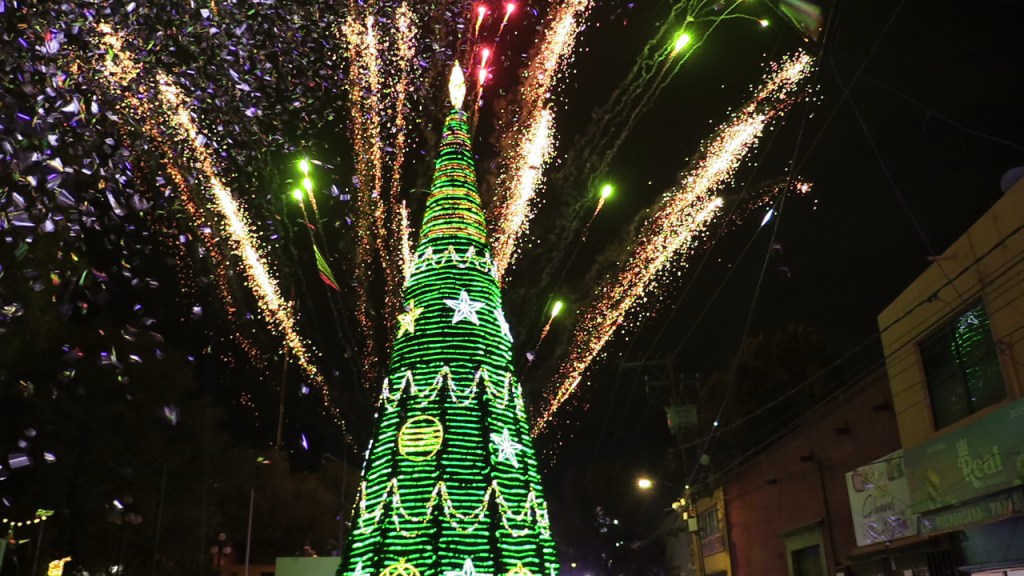 Villa de Pozos enciende su Árbol&nbsp;Navideño
