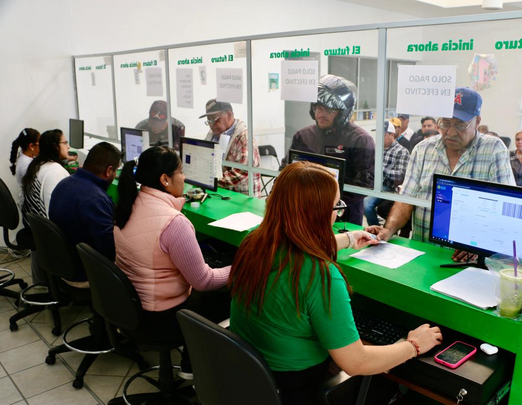 HABITANTES DE VILLA DE POZOS APROVECHAN LA AMPLIACIÓN DE DÍAS DE SERVICIO DE COBRO DE PREDIAL