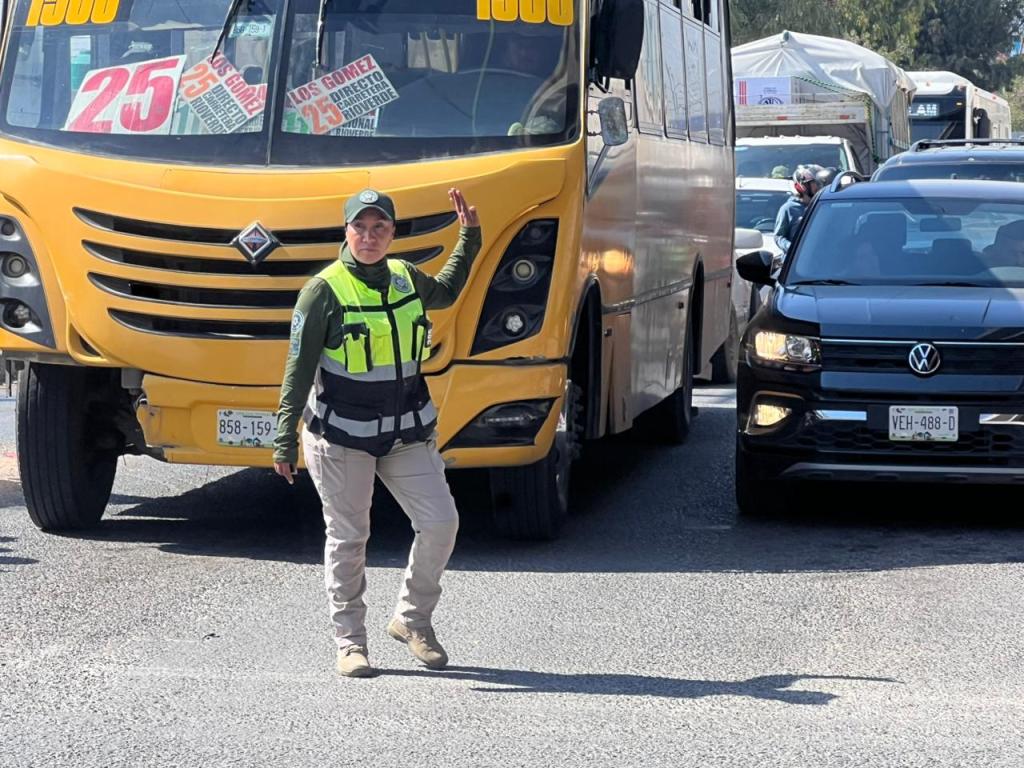 GUARDIA CIVIL DE SOLEDAD MANTIENE LABORES DE SEGURIDAD VIAL EN OBRA DE PUENTE VEHICULAR EN CIRCUITO POTOSÍ