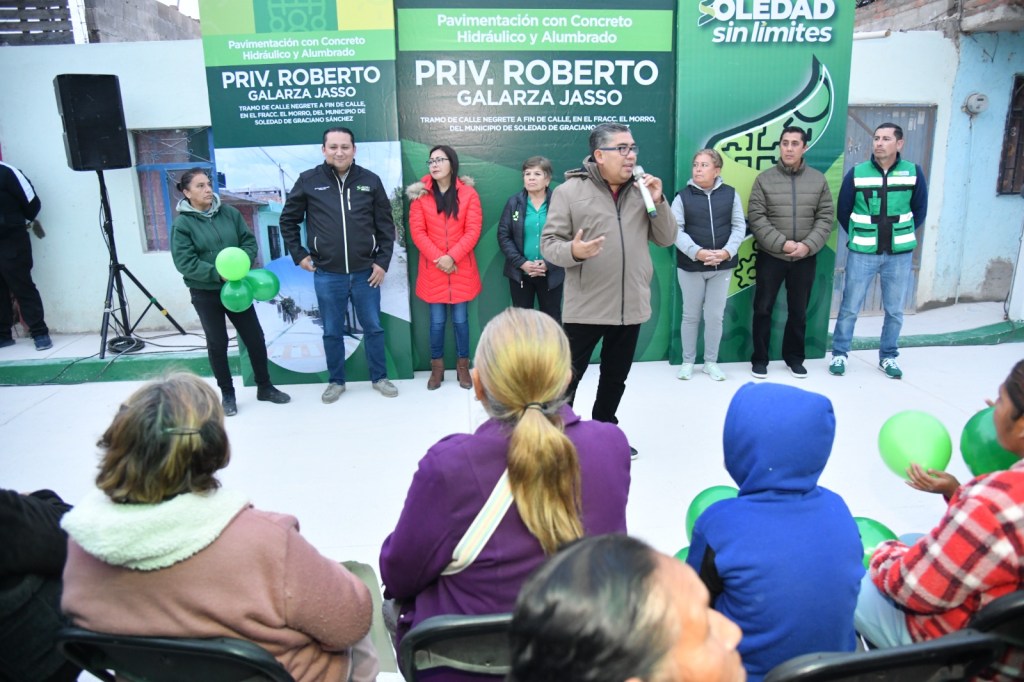 NUEVA PAVIMENTACIÓN E ILUMINACIÓN DA DIGNIDAD A NUESTRA COMUNIDAD, CELEBRAN HABITANTES DE EL MORRO EN SOLEDAD  