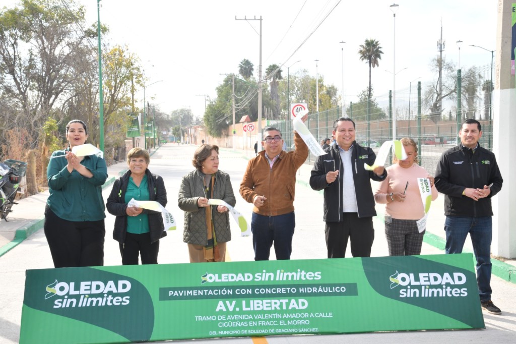 CON CONCRETO HIDRÁULICO, ALCALDE JUAN MANUEL NAVARRO RENUEVA AVENIDA LIBERTAD EN EL&nbsp;MORRO