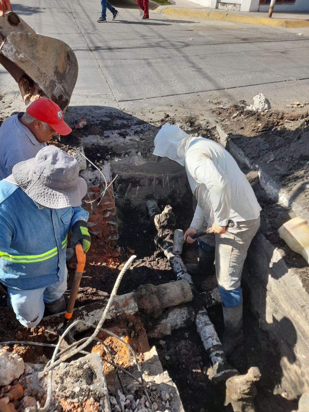 Interapas habilita nueva conexión para llevar agua al fraccionamiento Obispado