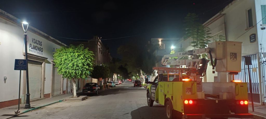 Ayuntamiento de SLP mantiene atención a fallas y mantenimiento del alumbrado público