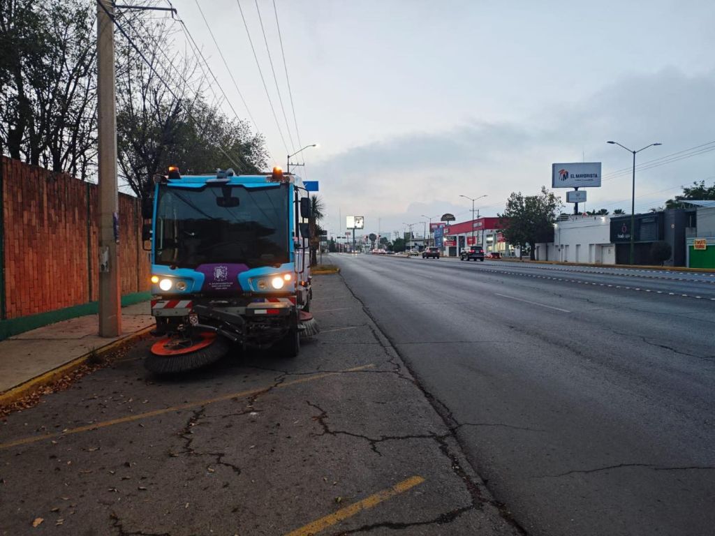 Ayuntamiento de SLP pone en marcha barrido mecánico en vialidades estratégicas