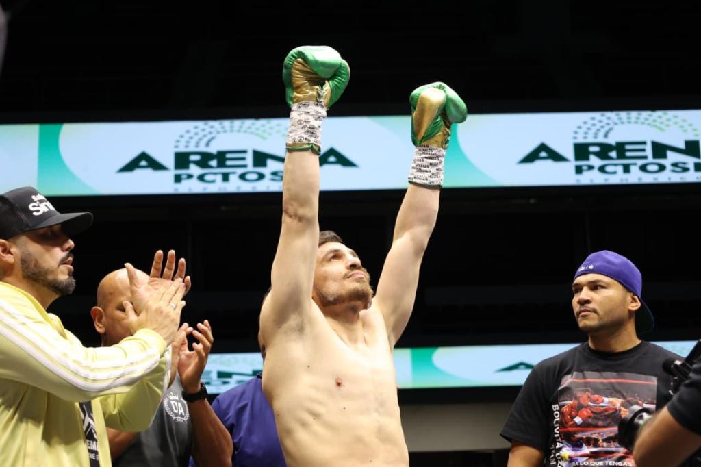 GRAN NOCHE DE BOXEO EN LA ARENA POTOSÍ CON LA DINASTÍA CHÁVEZ