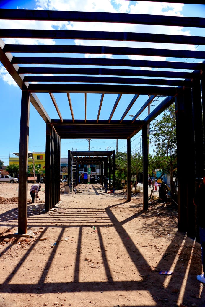 Avanza la rehabilitación integral de la Plaza Los Tubos en Los Silos