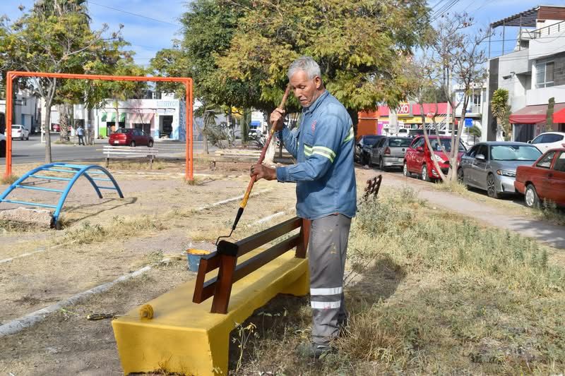 Ayuntamiento de SLP realiza mantenimiento en el Jardín&nbsp;Papagayo