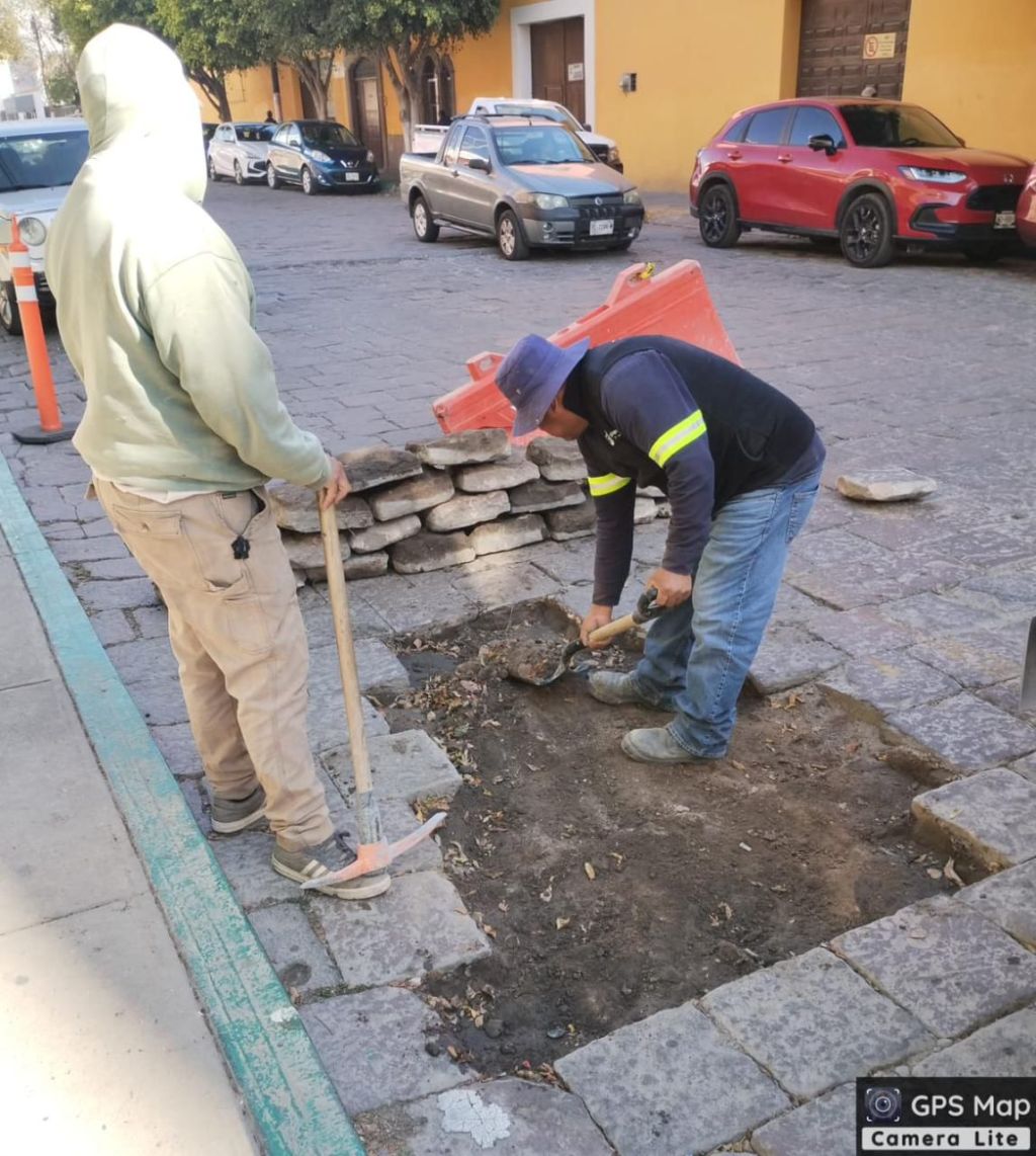 Atiende Gobierno de la Capital reporte por daños en calle Tomasa Estévez con reposición de&nbsp;adoquín