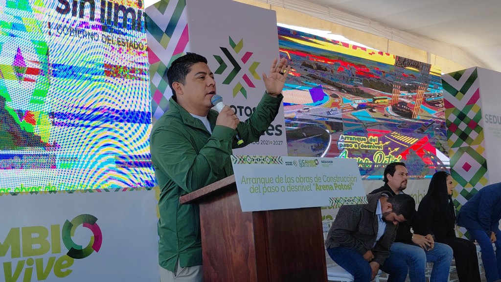 PASÓ DESNIVEL EN TIERRA BLANCA AGILIZARÁ EL TRAYECTO DE 300 MIL&nbsp; AUTOMOVILISTAS RICARDO&nbsp;GALLARDO