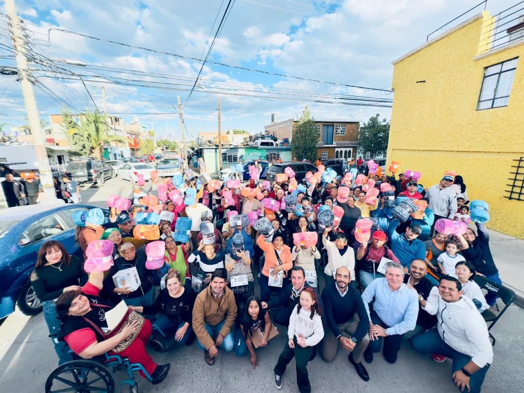 El Gobierno de la Capital refuerza la protección de las familias ante el frío con entrega de cobijas y calentadores&nbsp;eléctricos