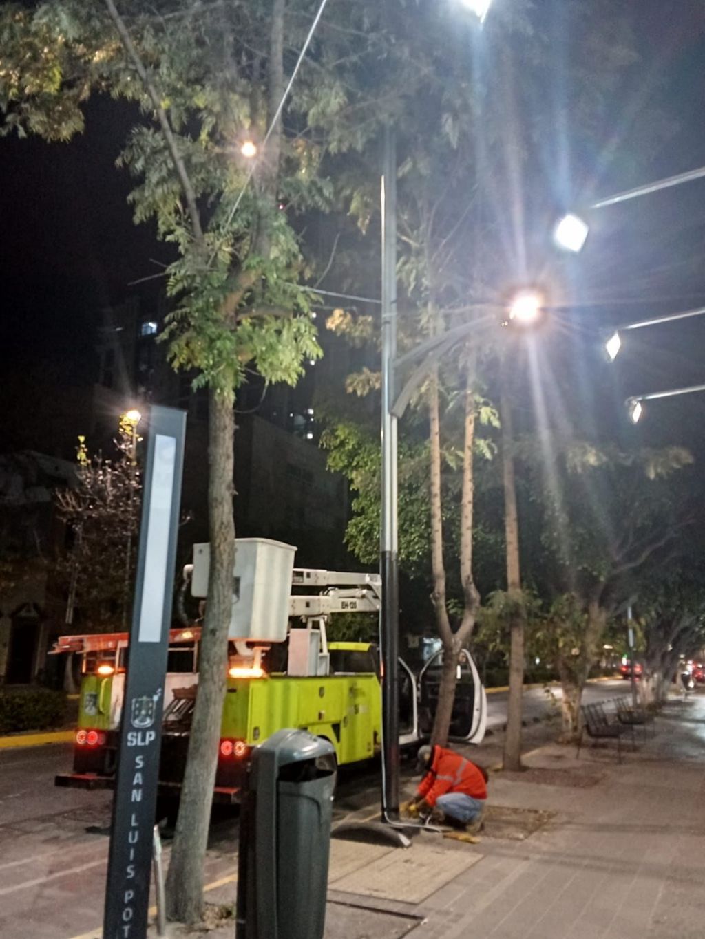 Ayuntamiento de SLP restablece iluminación en Calzada de Guadalupe y Venustiano&nbsp;Carranza