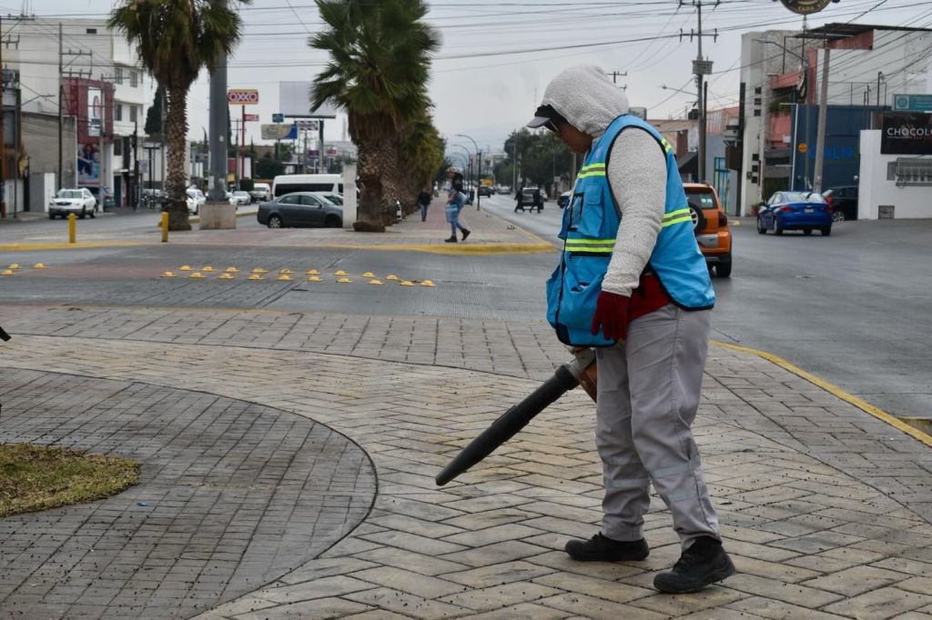 Gobierno de la Capital mejora la imagen urbana de avenida Himalaya con labores integrales de&nbsp;limpieza