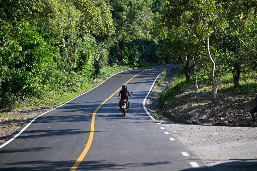 RECONSTRUYE RICARDO GALLARDO CUATRO CARRETERAS MÁS DE&nbsp;TAMAZUNCHALE