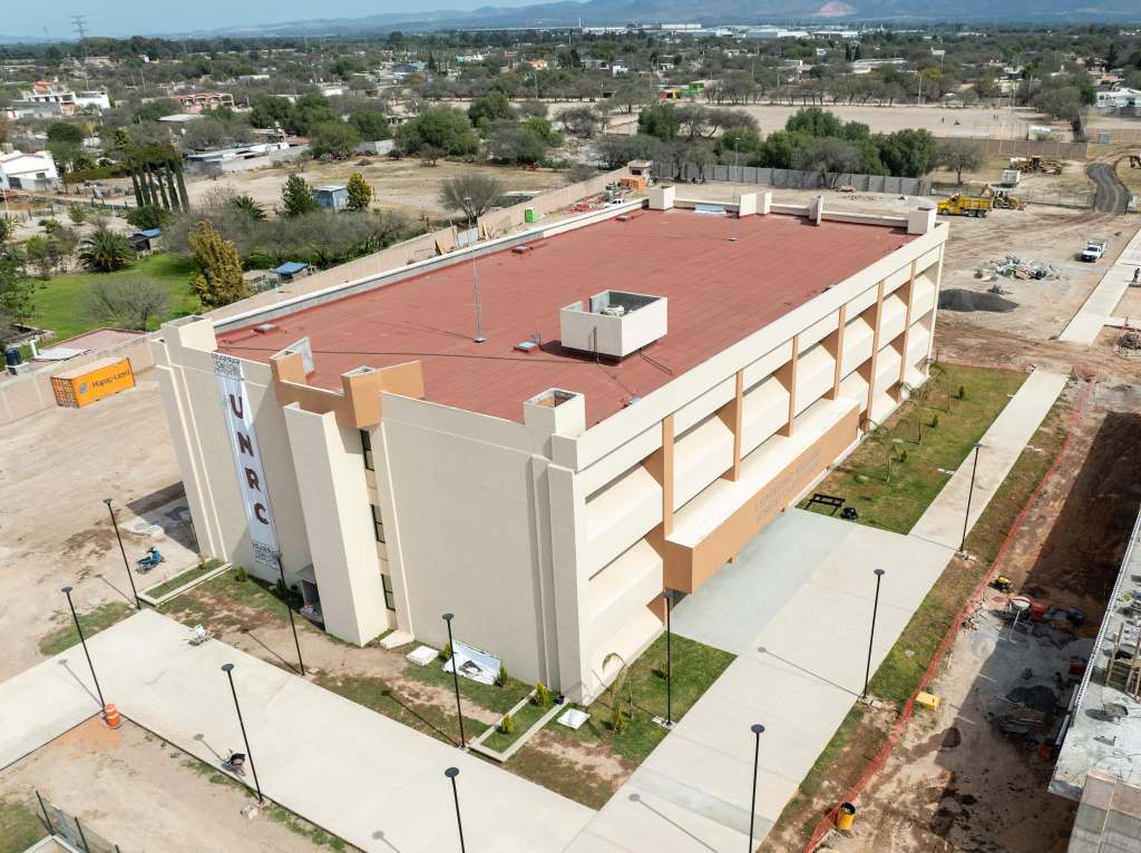 LA UNIVERSIDAD ROSARIO CASTELLANOS FORTALECE LA EDUCACIÓN SUPERIOR EN SAN LUIS