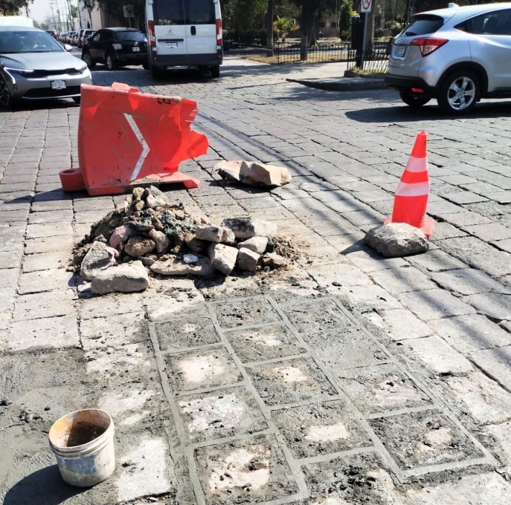 Actúa Gobierno de la Capital de manera proactiva y repara adoquines en Calzada de&nbsp;Guadalupe