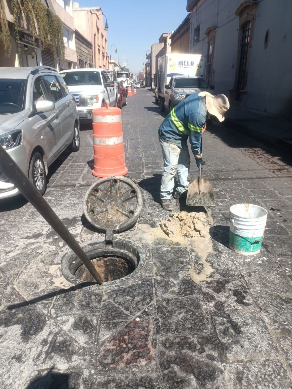 “Piedras de grasa” ocasionaron fugas de drenaje en calles del Centro&nbsp;Histórico