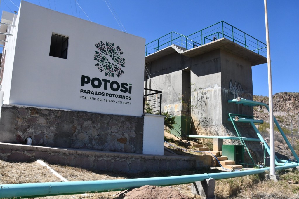 GOBIERNO ESTATAL LLEVA AGUA A LOS HOGARES EN&nbsp;ESCALERILLAS