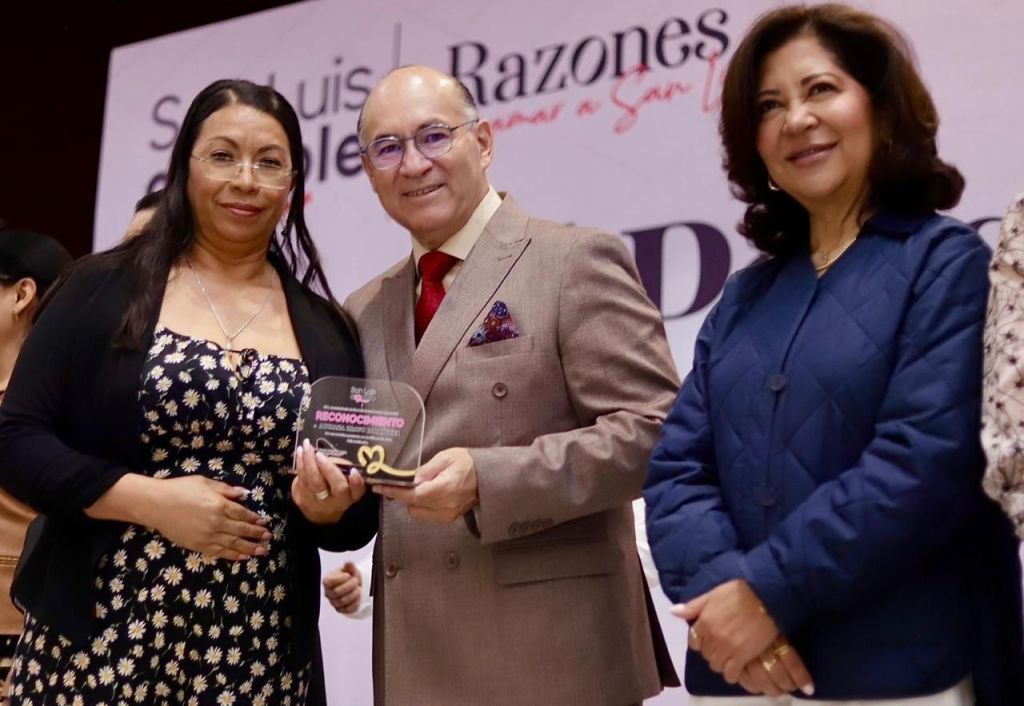 Alcalde Galindo otorga jubilaciones en emotiva&nbsp;ceremonia