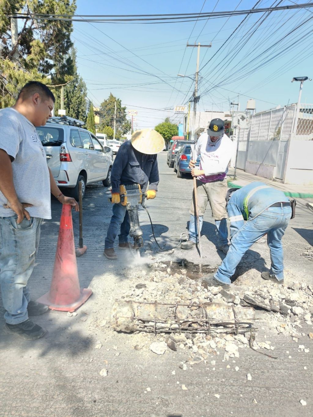 Con limpieza de tuberías en la colonia Providencia, Interapas mejora suministro de agua&nbsp;potable