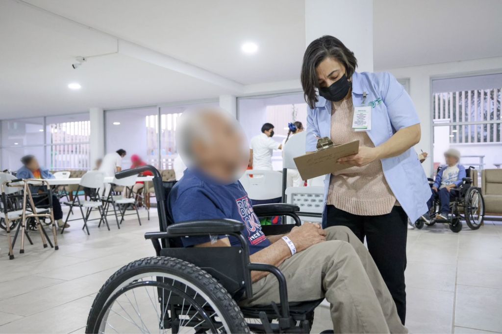 ADULTOS MAYORES RECIBEN PROTECCIÓN Y ATENCIÓN INTEGRAL TRAS CLAUSURA DE&nbsp;ASILO