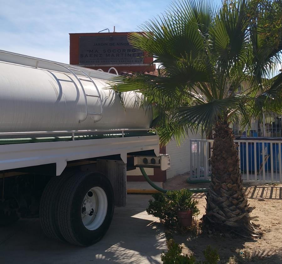 CON INVERSIÓN MUNICIPAL, SOLEDAD ABASTECE AGUA POTABLE A COLONIAS Y PLANTELES&nbsp;EDUCATIVOS