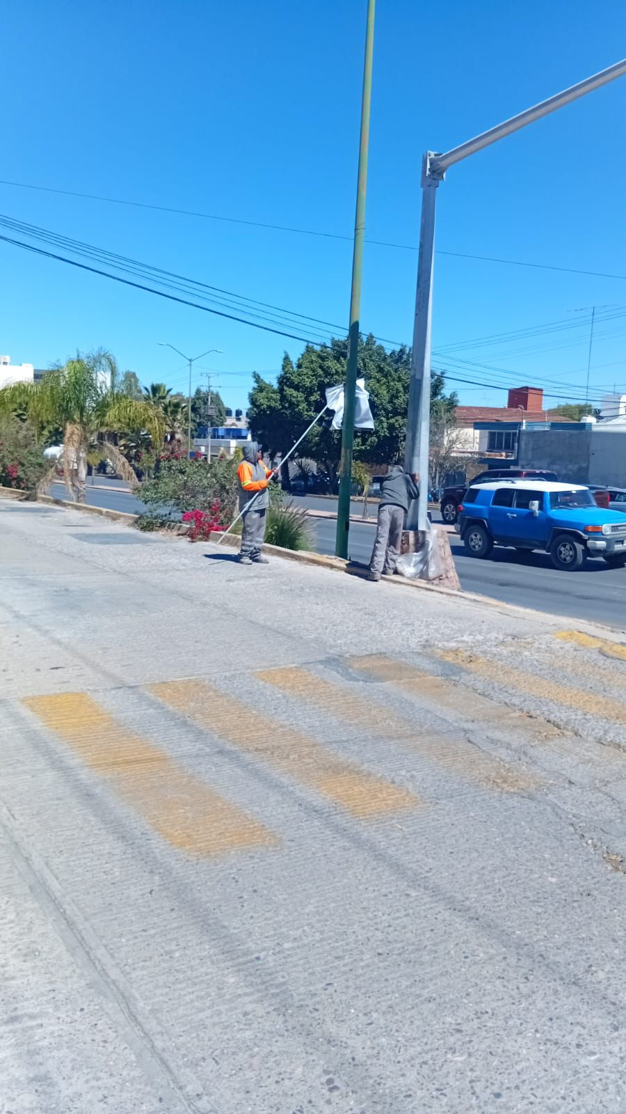 Gobierno de la Capital realiza trabajos de limpieza visual en diversas zonas de la&nbsp;ciudad