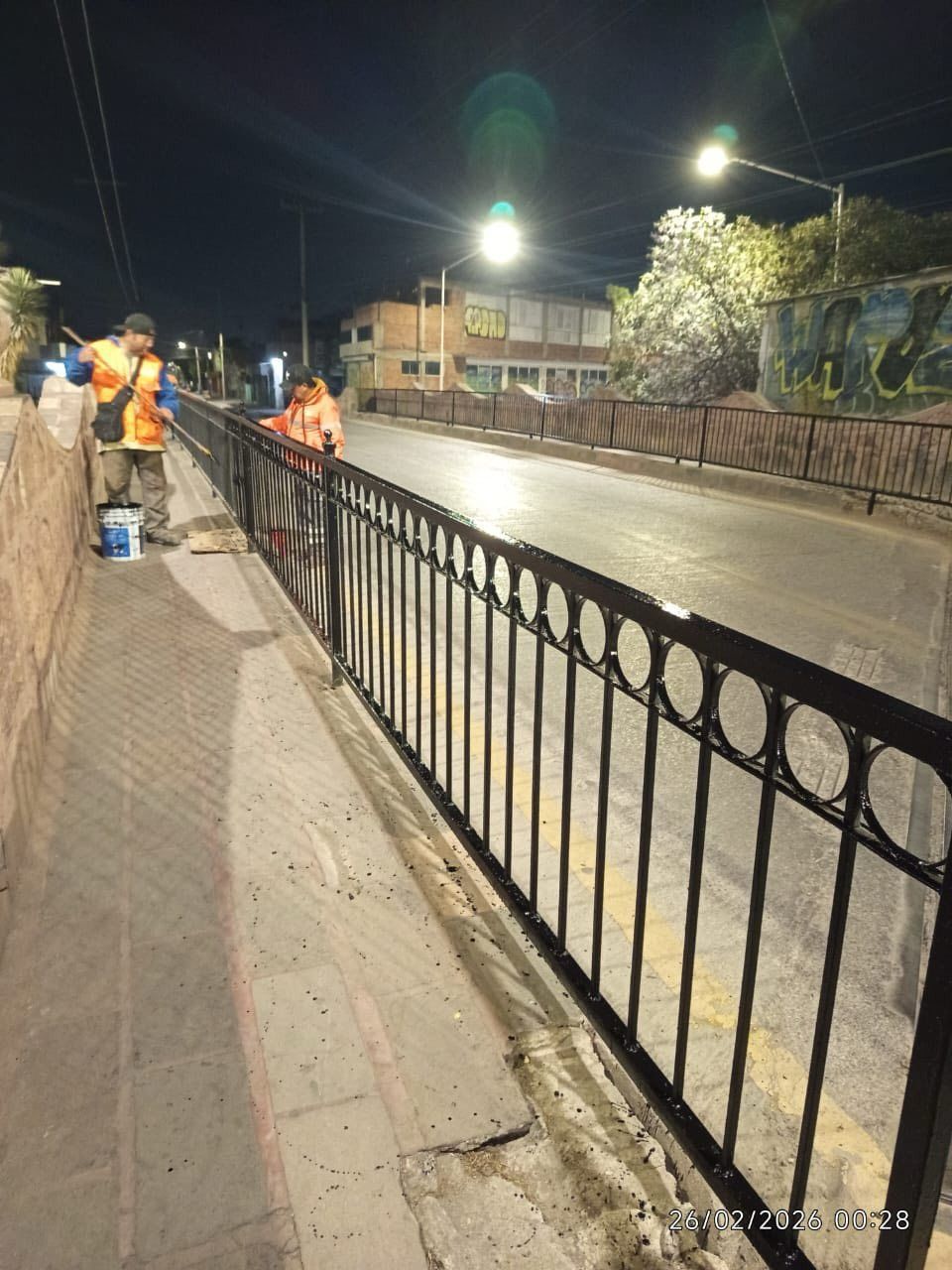 Trabajos nocturnos del Gobierno de la Capital fortalecen imagen urbana y seguridad vial