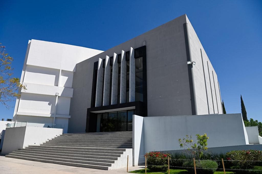 ESTE LUNES, SE INAUGURA EXPOSICIÓN “ENTRE LAS SOMBRAS DE MI ALTER EGO” EN EL TEATRO «DOROTEO&nbsp;ARANGO»