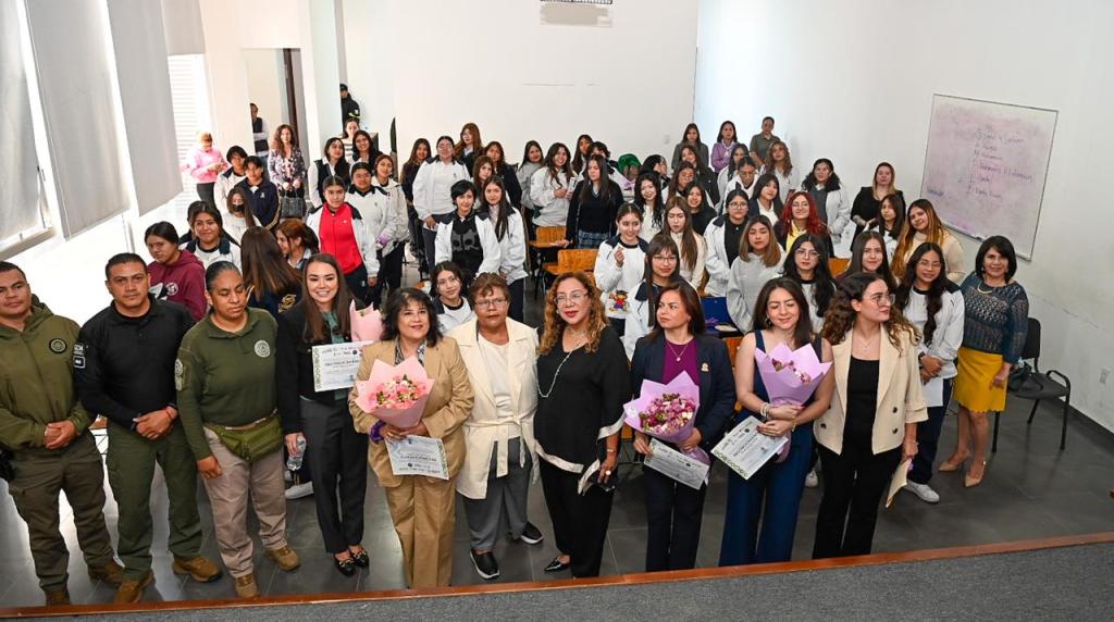 SE IMPULSA LIDERAZGO FEMENINO CON CONVERSATORIO EN SOLEDAD