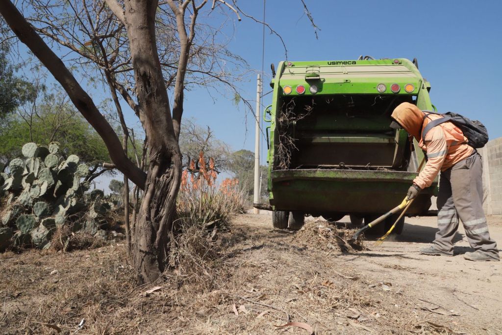 Con el programa Capital al 100, Gobierno de la Capital atendió necesidades de la Colonia Granjas La&nbsp;Estrella