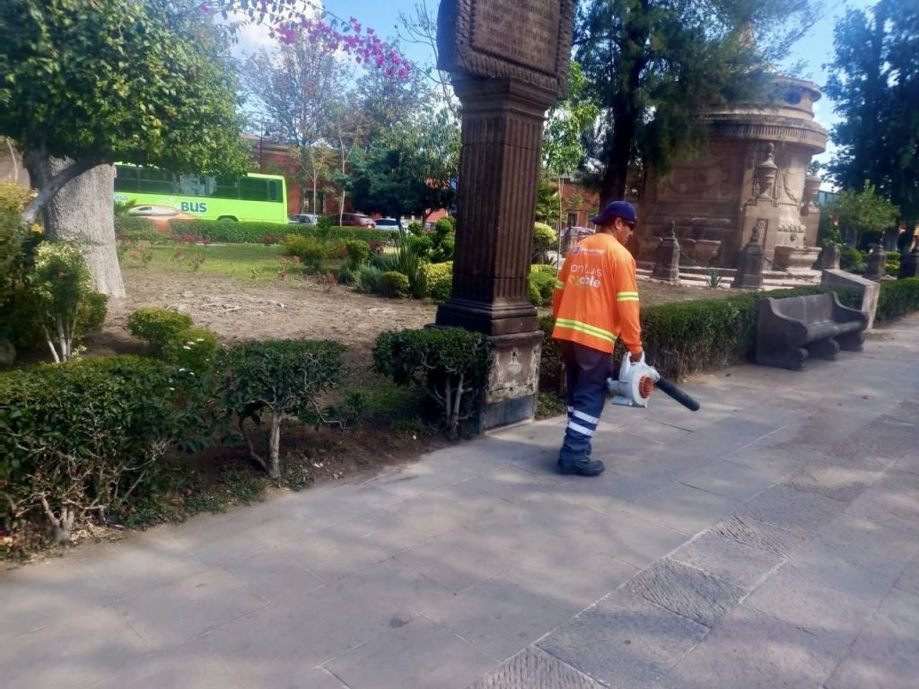 Continúa Gobierno de la Capital con trabajos de mantenimiento en la Calzada de&nbsp;Guadalupe