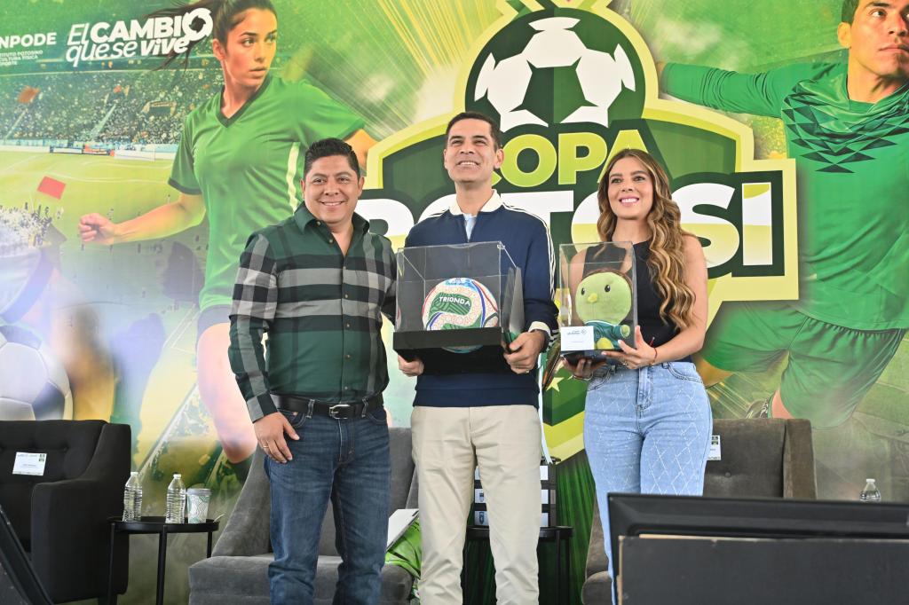 RAFAEL MÁRQUEZ RECONOCE IMPULSO AL DEPORTE DE RICARDO&nbsp;GALLARDO