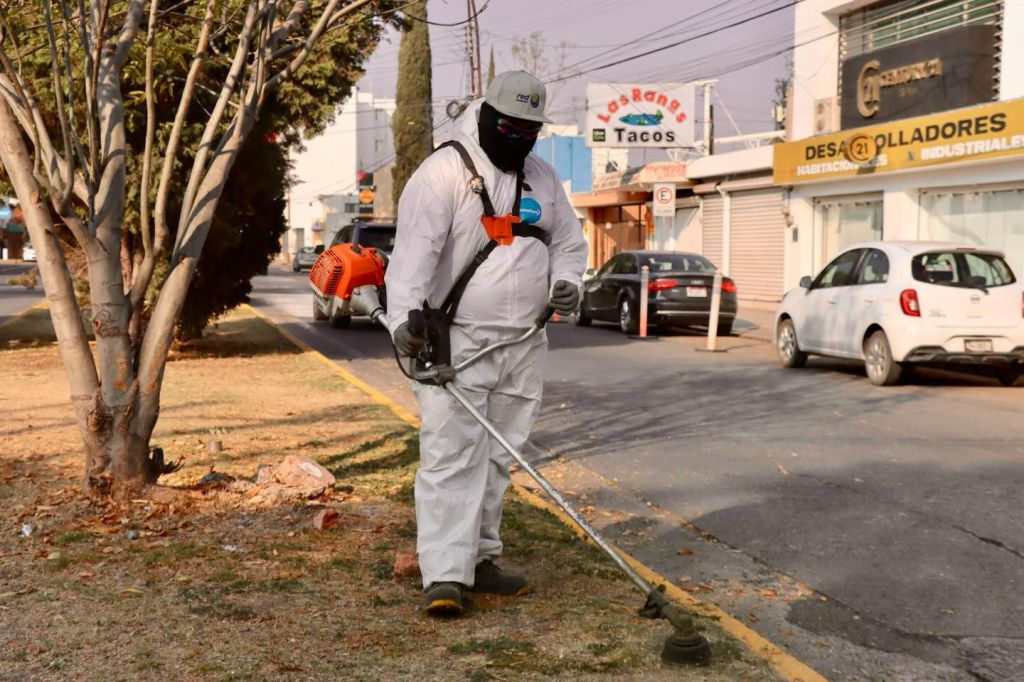 Refuerza Gobierno de la Capital limpieza y mantenimiento en la avenida Nereo Rodríguez&nbsp;Barragán