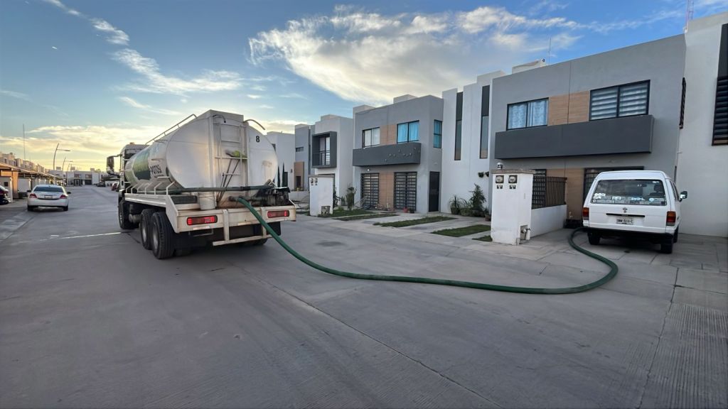 ESTADO REFUERZA ABASTECIMIENTO DE AGUA EN COLONIAS DEL NORTE DE LA&nbsp;CAPITAL