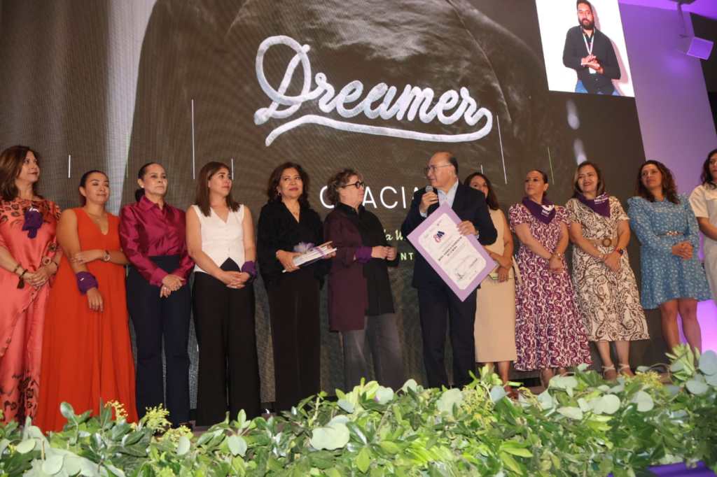 Gabriela Warkentin inspira a mujeres potosinas con conferencia «Avances Visibles Barreras&nbsp;Invisibles»